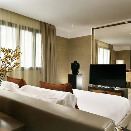 Milan Suite Hotel Szálloda 4*