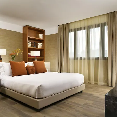 Milan Suite Hotel Otel 4*